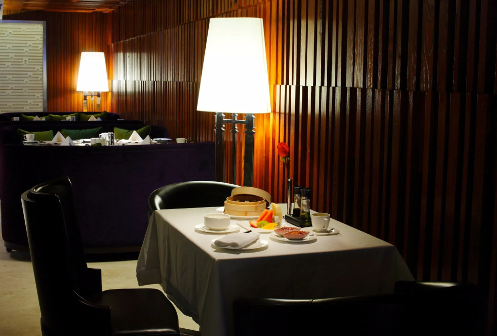 DW Hotel