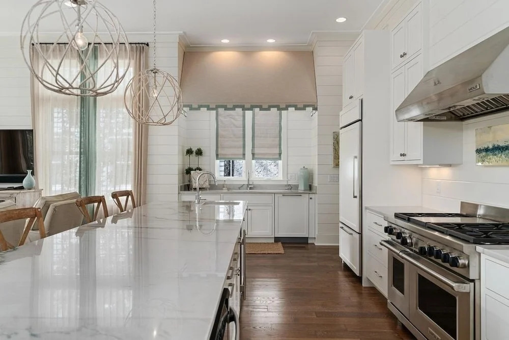 Elegantly Designed 5br/5.5bth + Bunk Nook Home In Lake District Of Watercolor Carriage House 4 Bedroom Home by RedAwning