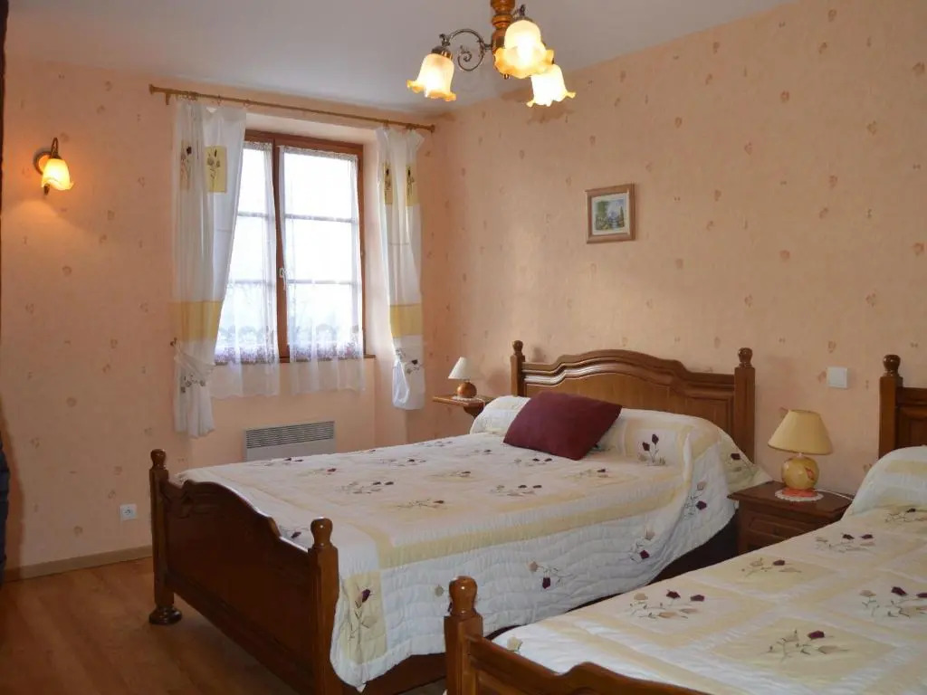 Gîte familial calme avec jardin, près du lac dÉguzon et des plus beaux villages de la Creuse - FR-1-591-100