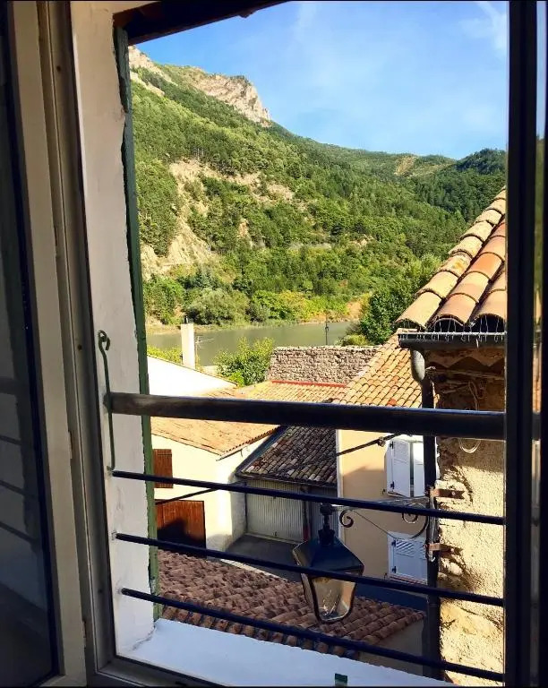 Chaleureux appartement au calme avec vue apaisante