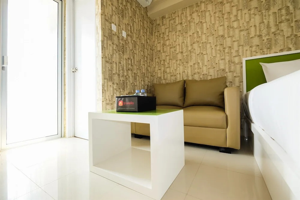 Modern and Minimalist Studio Bassura City Apartment