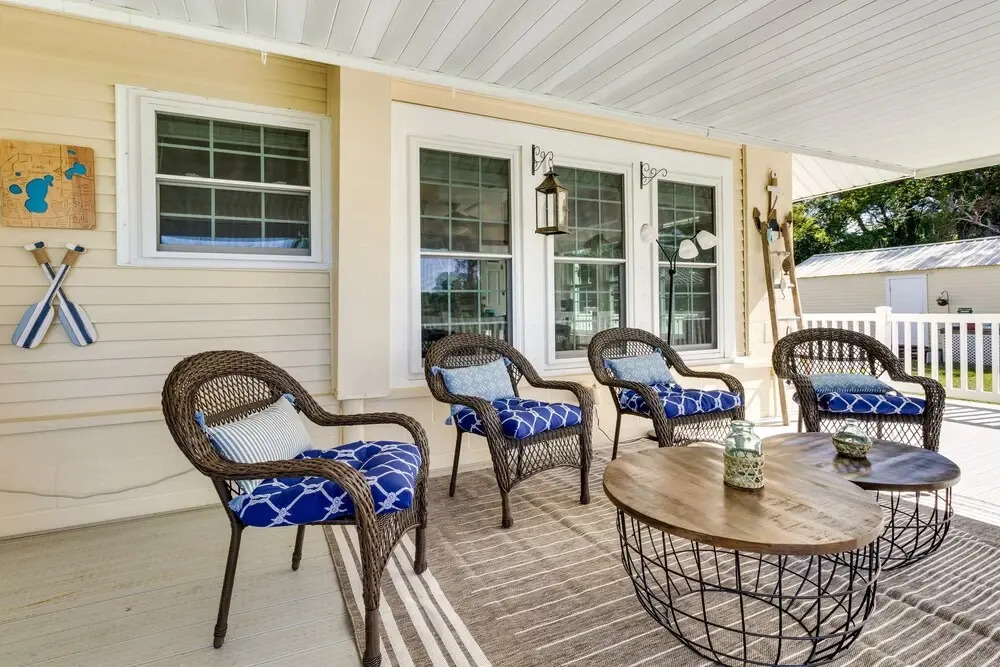 Lakefront Tavares Home w/ Deck, Patio & Dock!