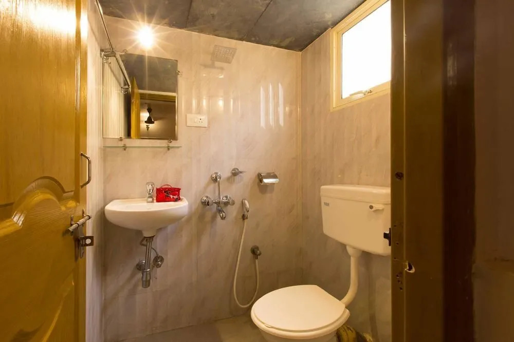 OYO 6587 The Caravela Home Stays
