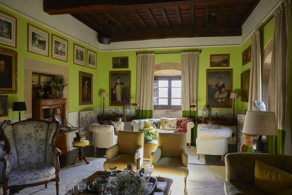 Helguera Palacio Boutique & Antique