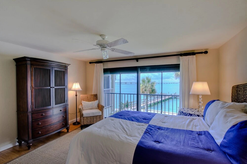 Mariner Point 232