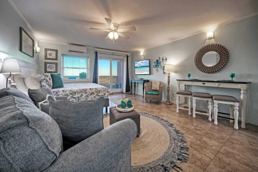 Studio w/ Balcony, Pools & Direct Beach Access Seaside Blessing by Avantstay