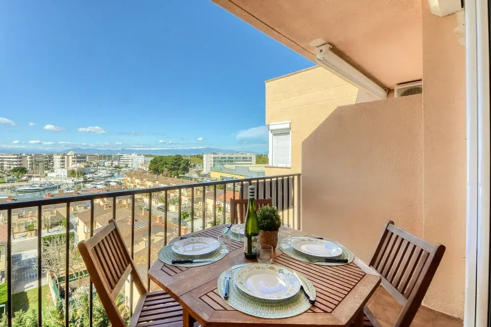 Apartment in Rosas Near Sta Margarita Beach