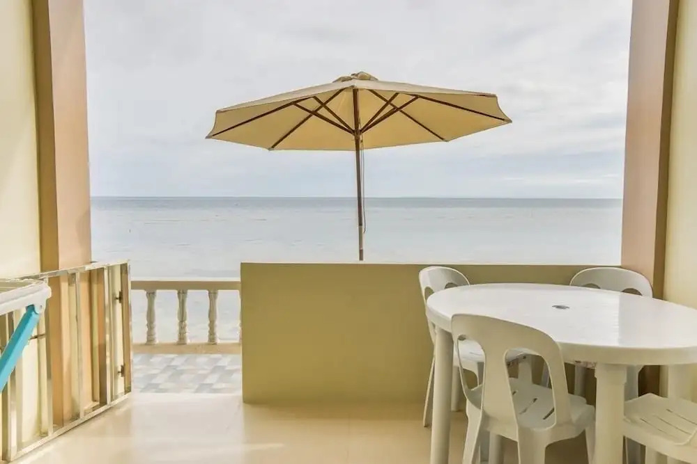 Kellocks Seaview Apartelle
