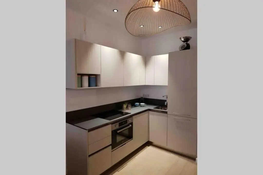 Appartement 2 chambres refait à neuf, climatisé, à 2 min de la mer