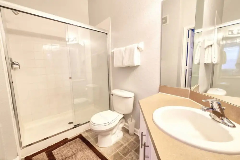 3 Bed Windsor Hills Condo Kids Themed Room Balcony