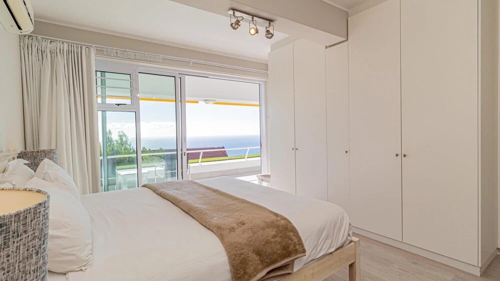 Modern Two Bedroom Holiday Apartment in Camps Bay With Private Terrace Driftwood