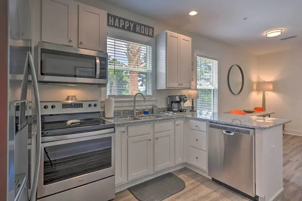 Bright Condo w/ Pool, 3 Blocks to Santa Rosa Beach