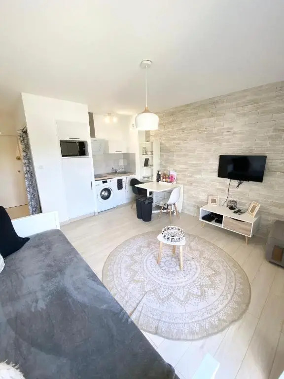 Studio Recent Proche de la Mer