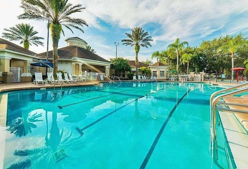 Resort Condo Near Disney With Pool, hot Tub, Tennis, Central AC, & Washer/dryer
