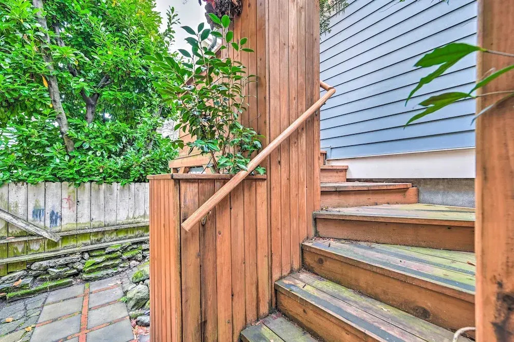 2 Mi to Capitol Hill & Lumen Field! Seattle Escape