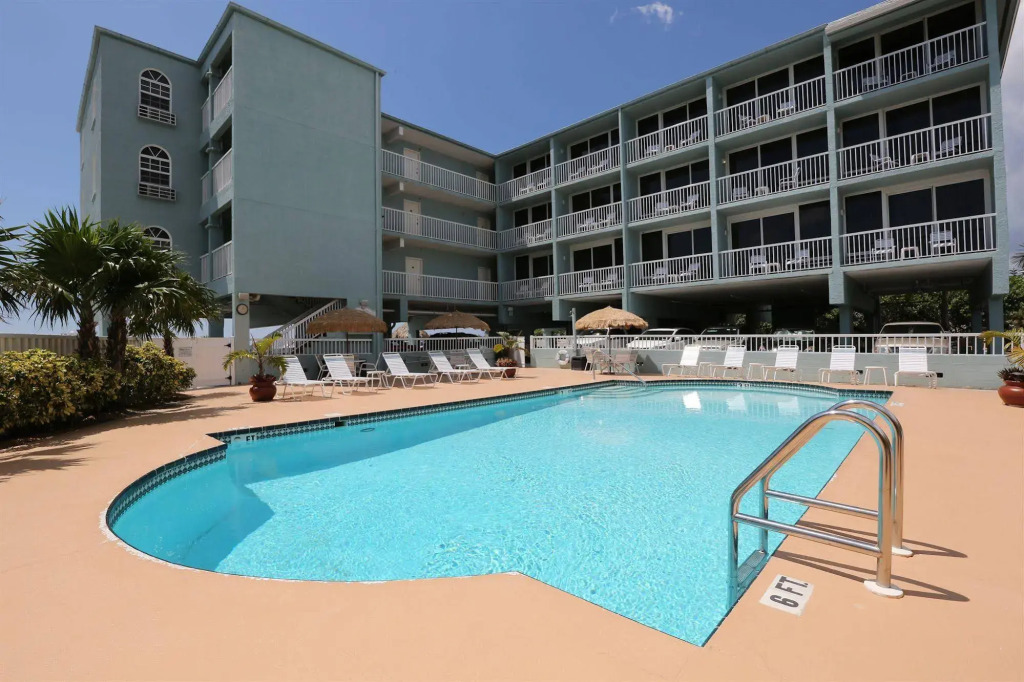 Barefoot Beach Club