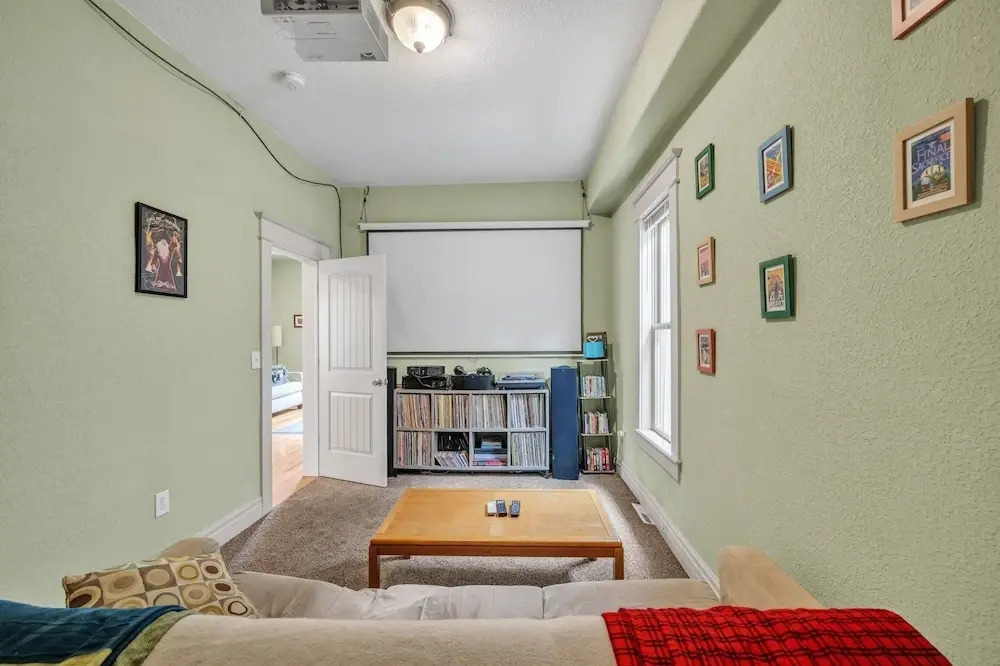 Stylish 2-story Home - Perfect Denver Location 2 Bedroom Home