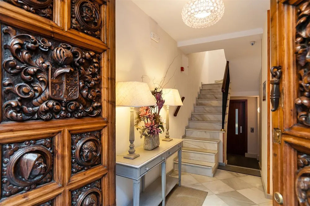 Suites Murillo Plaza Sta. Cruz