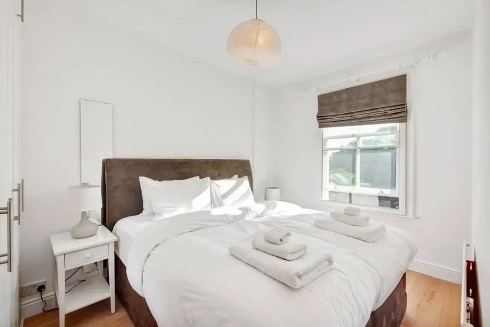 Elegant 2 Bed Apt in Kensington Olympia