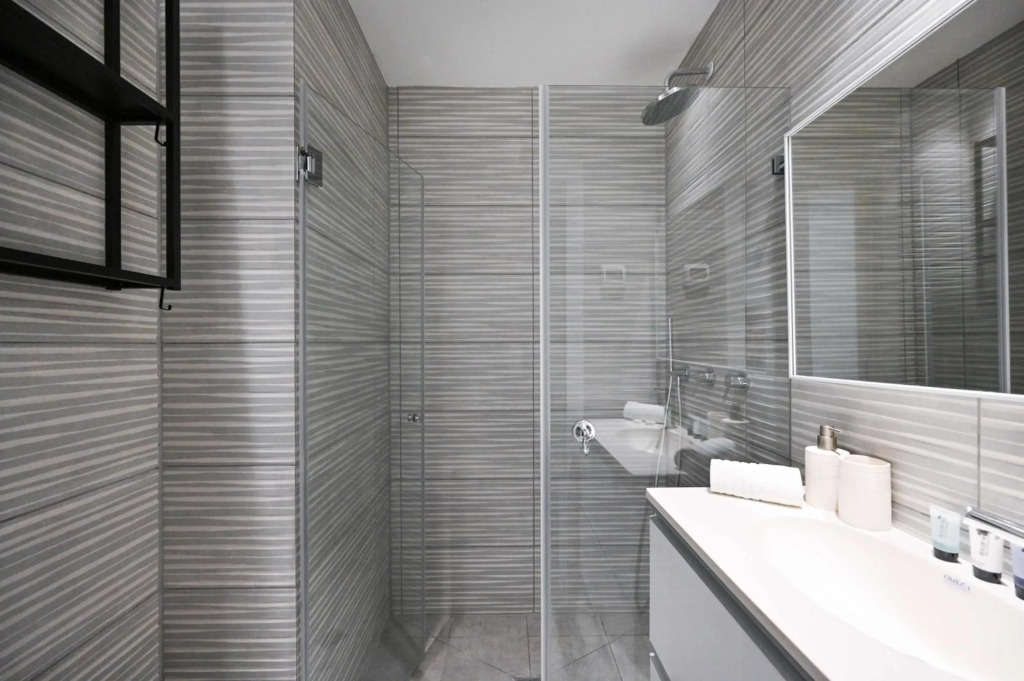 Stylish 1BR in Ben Yehuda 73 by HolyGuest