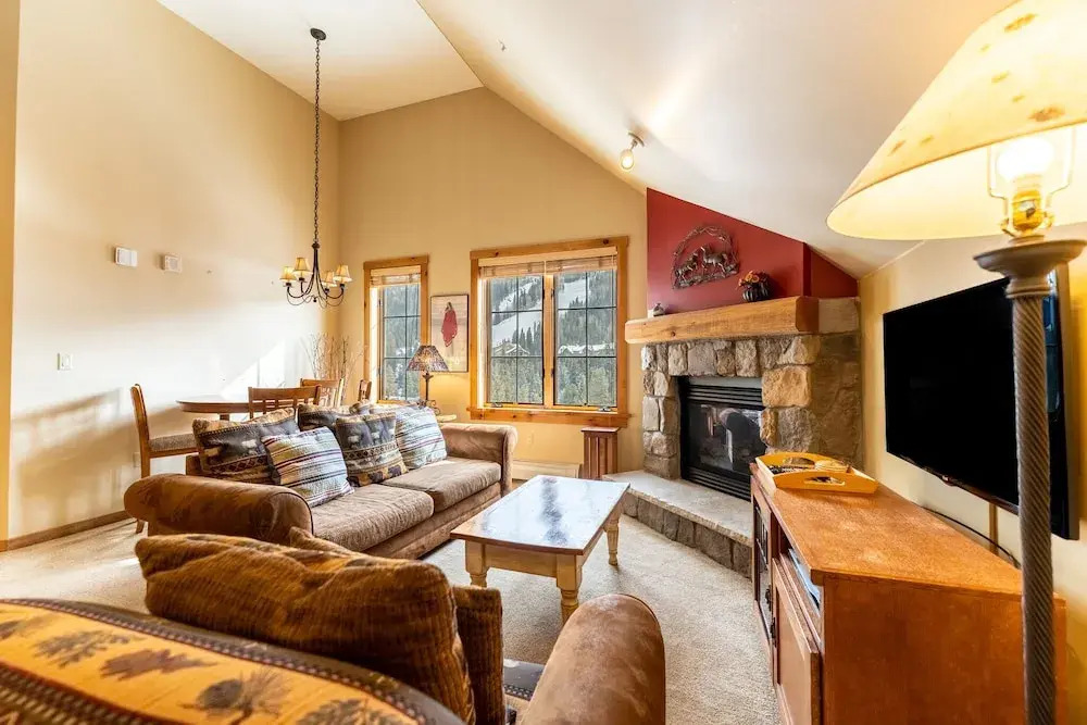 Dakota Lodge by Summit County Mountain Retreats