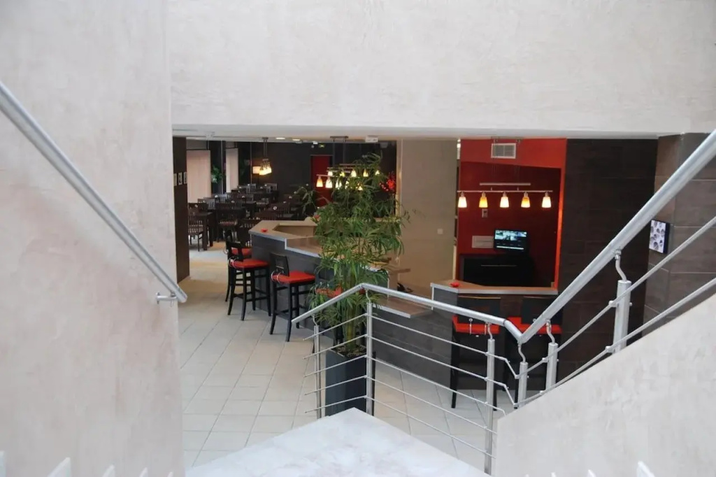 HOTEL RESTAURANT PARIS PACIFIC PARIS-VILLEJUIF- PRES DU METRO LHAY LES ROSES LIGNE 14 - Direct PARIS-AEROPORT ORLY ET INSTITUT GUSTAVE ROUSSY