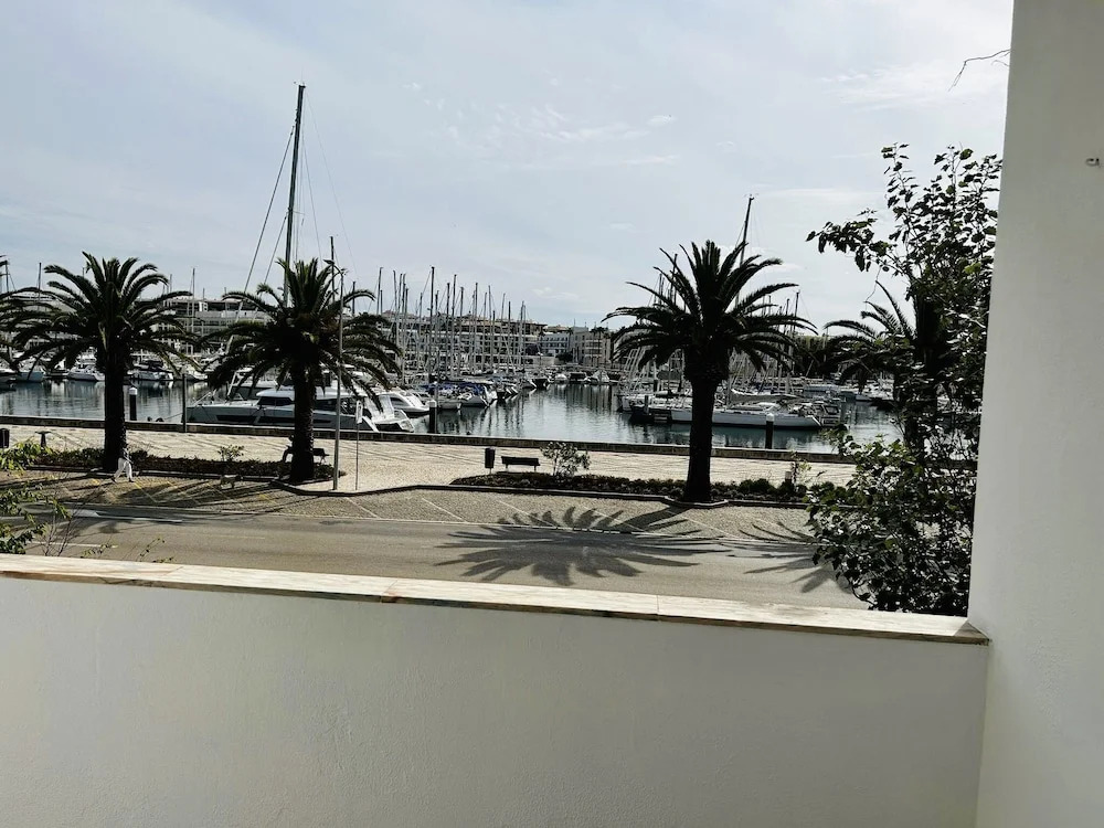 Lagos Marina View Apartment Near Beaches and Shops