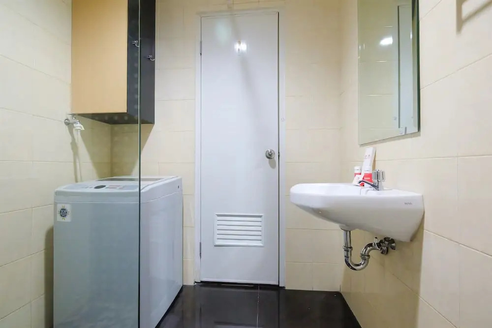 Pool View Cosmo Terrace Apartment at Thamrin City