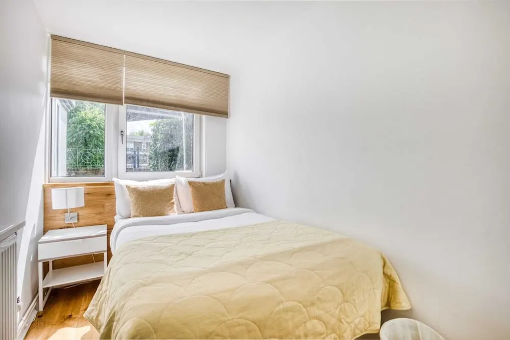 Homely 4 Bedroom House in Brixton