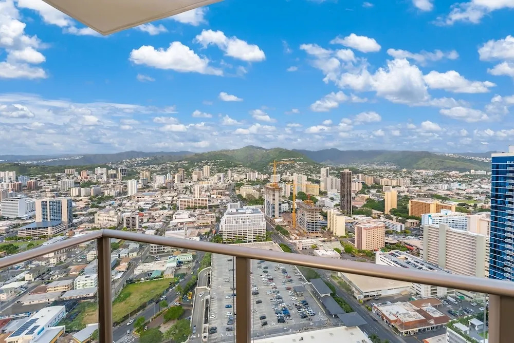 Sky Ala Moana 4209 2 Bedroom Condo by RedAwning