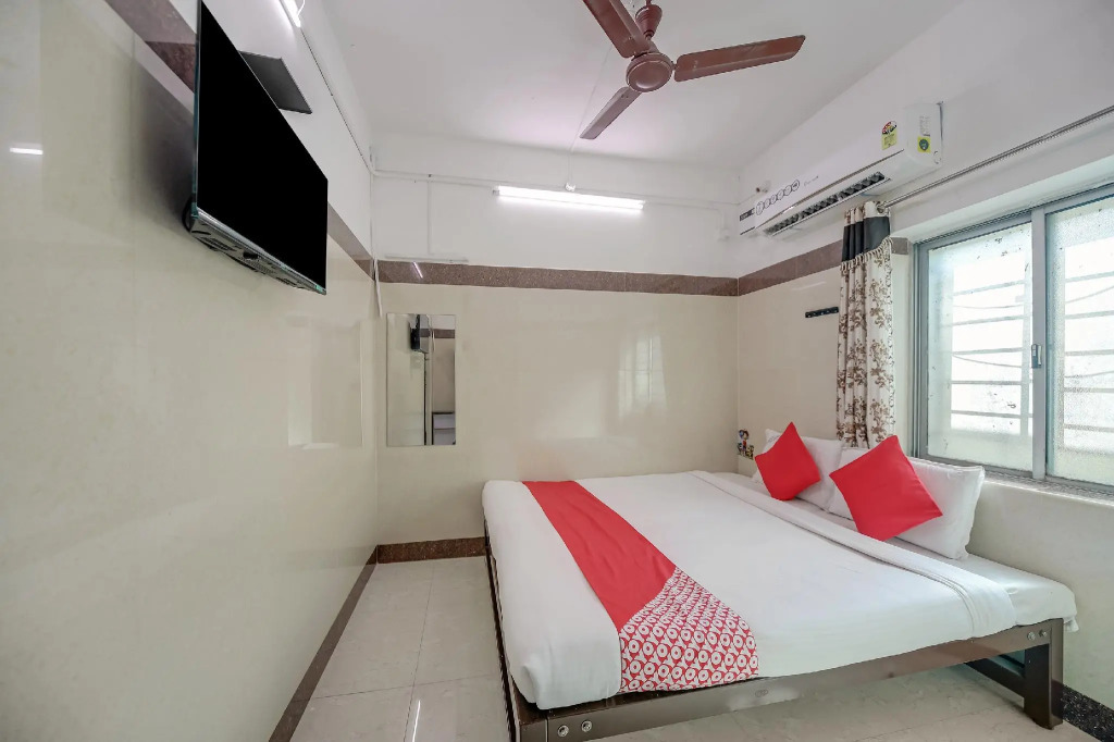 Ammayi Hotel by OYO Rooms