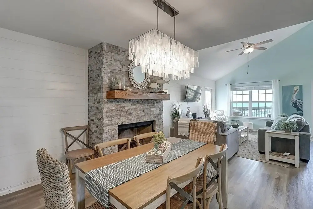 Pelican Paradise 3 Bedroom Home by Redawning