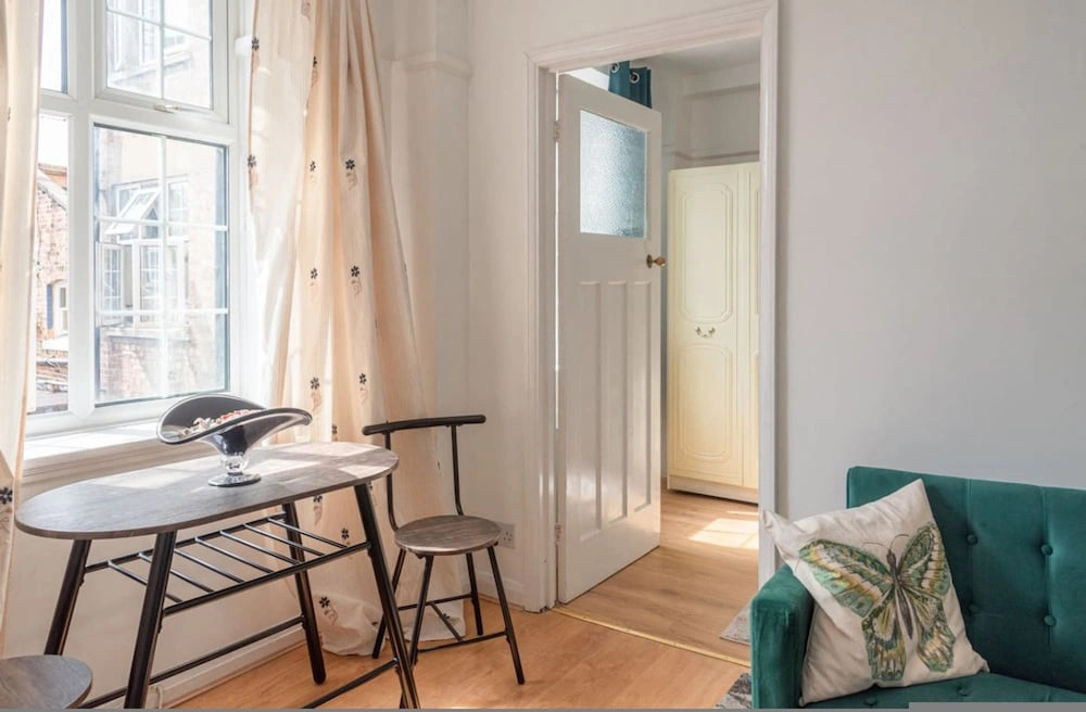 Bright and Comfortable 1 Bedroom Near Marble Arch