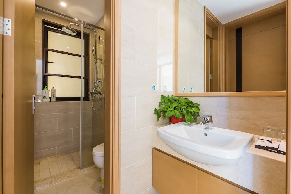 Yalong Bay LanSeJiaRi Villa Aprtment