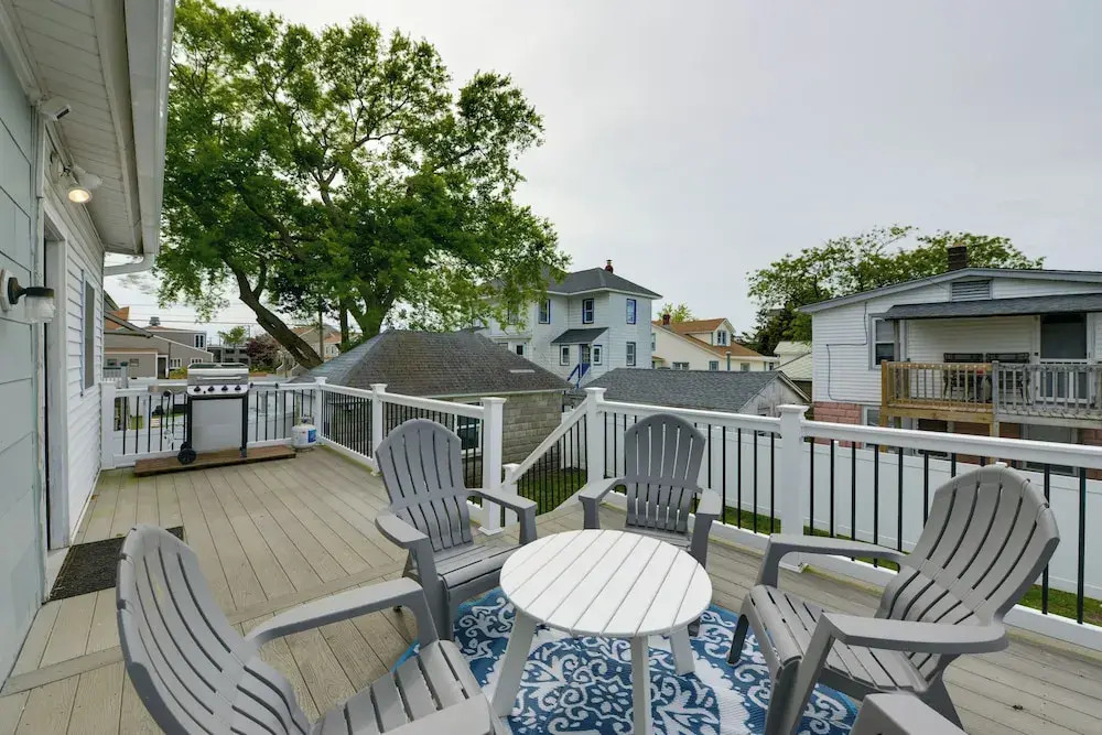 North Wildwood Home w/ Porch ~ 3 Blocks to Beach!