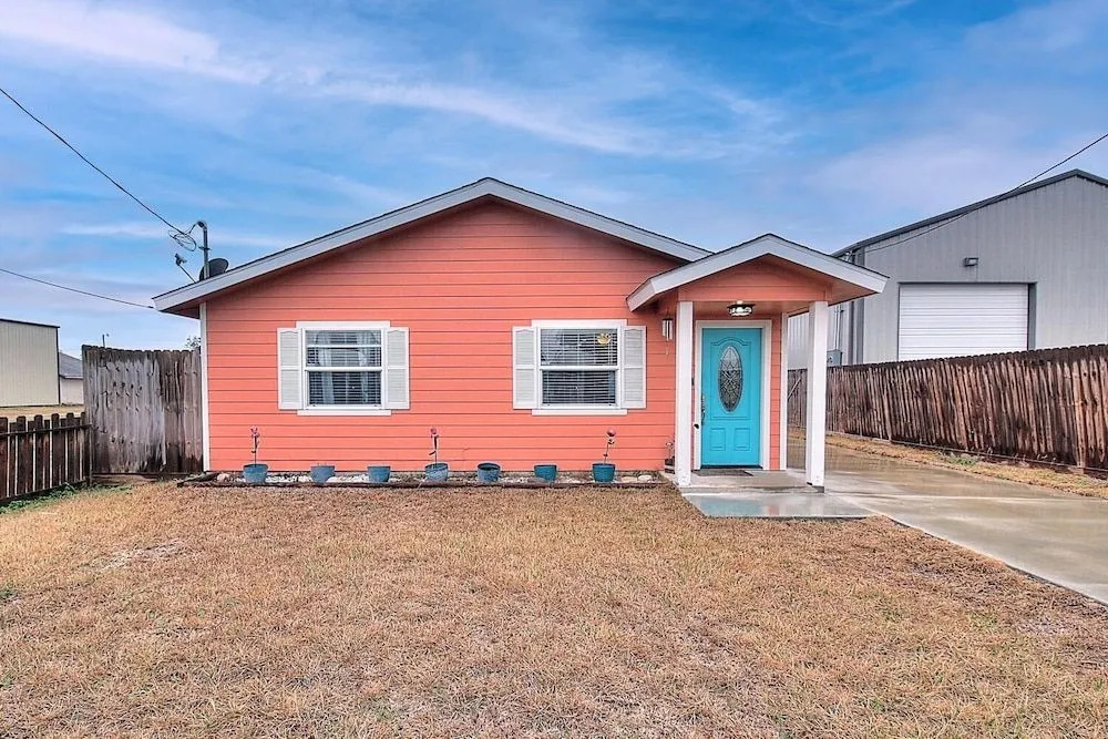 Jewel's Peace Of Paradise 2 Bedroom Home by RedAwning