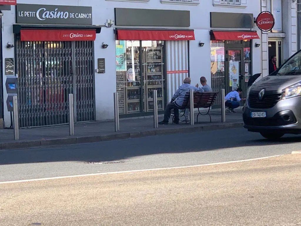 7e Art 2 pièces 3 étoiles calme plein centre Cannes 5mn plages et Palais