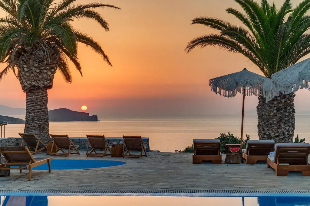 Faros Resort