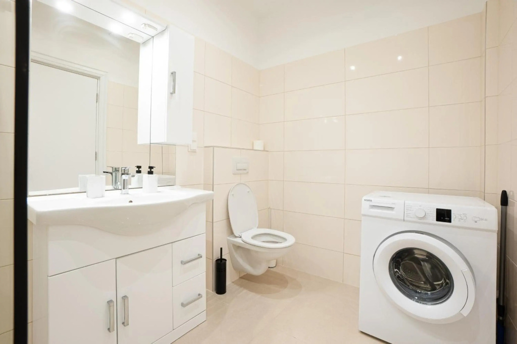 Apartment in the central area. 5 minute's walk to the Danube.