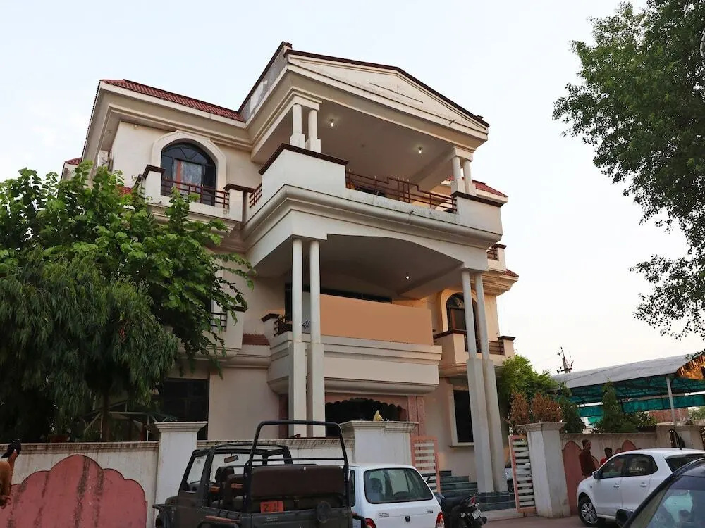 Hotel Vrindavan Palace by OYO Rooms