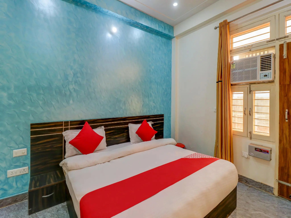 OYO 73231 Hotel Shivam