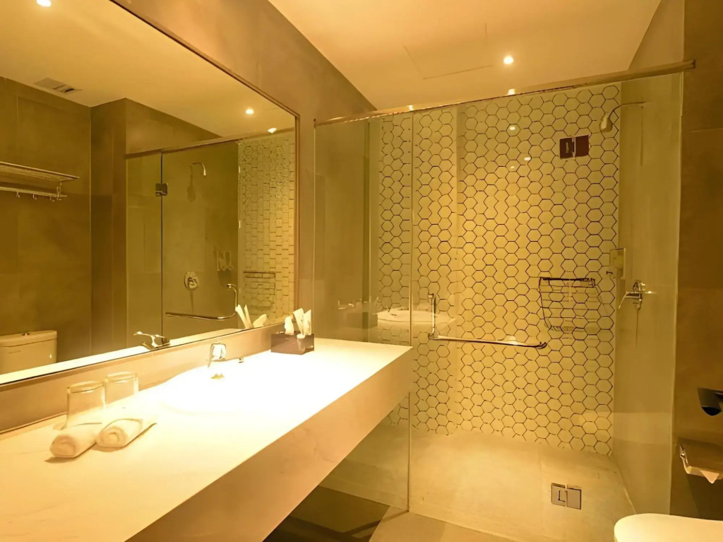 Rogers Hotel Manado
