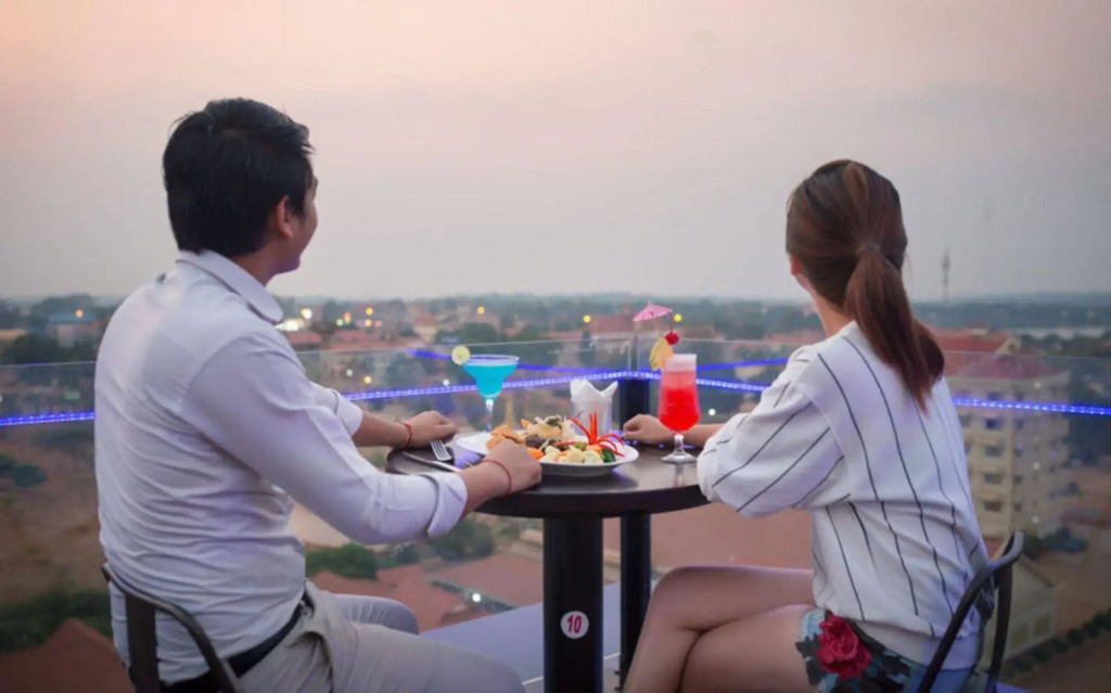 Yeak Loam Hotel