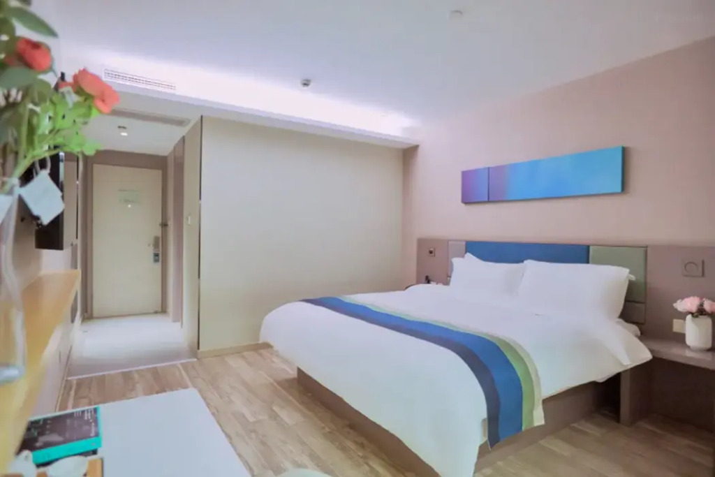 Homeinn Selected Hotel (Shanghai Ruijin hospital Dapuqiao Subway Station)