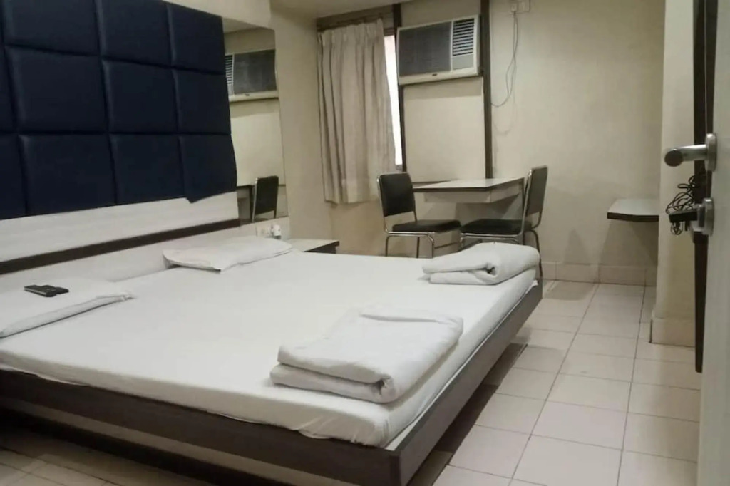 Goroomgo Neelam Indore