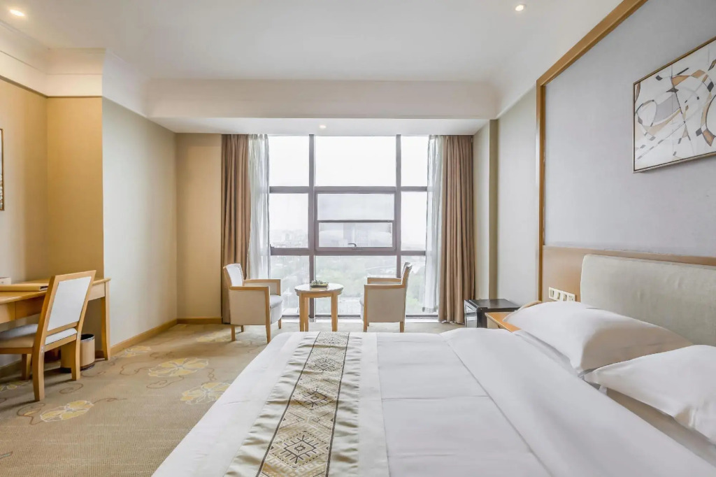 Shengshi Baiyun Hotel