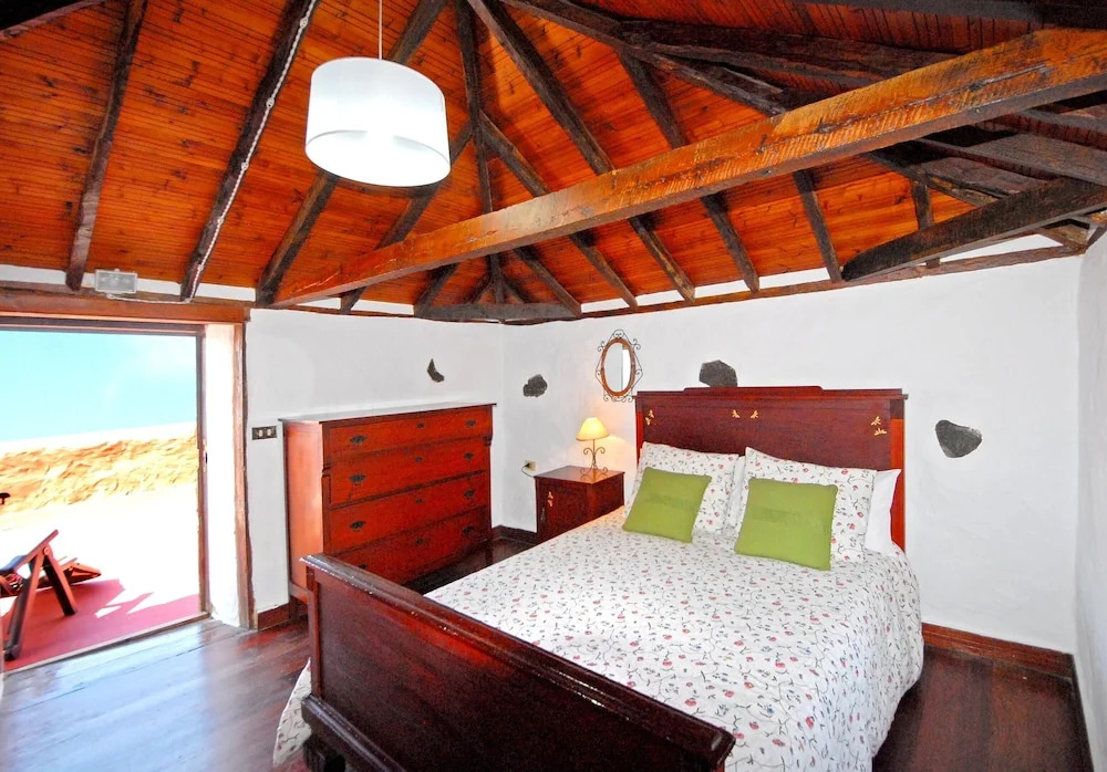 House With 3 Bedrooms in Icod de los Vinos, With Wonderful sea View, E