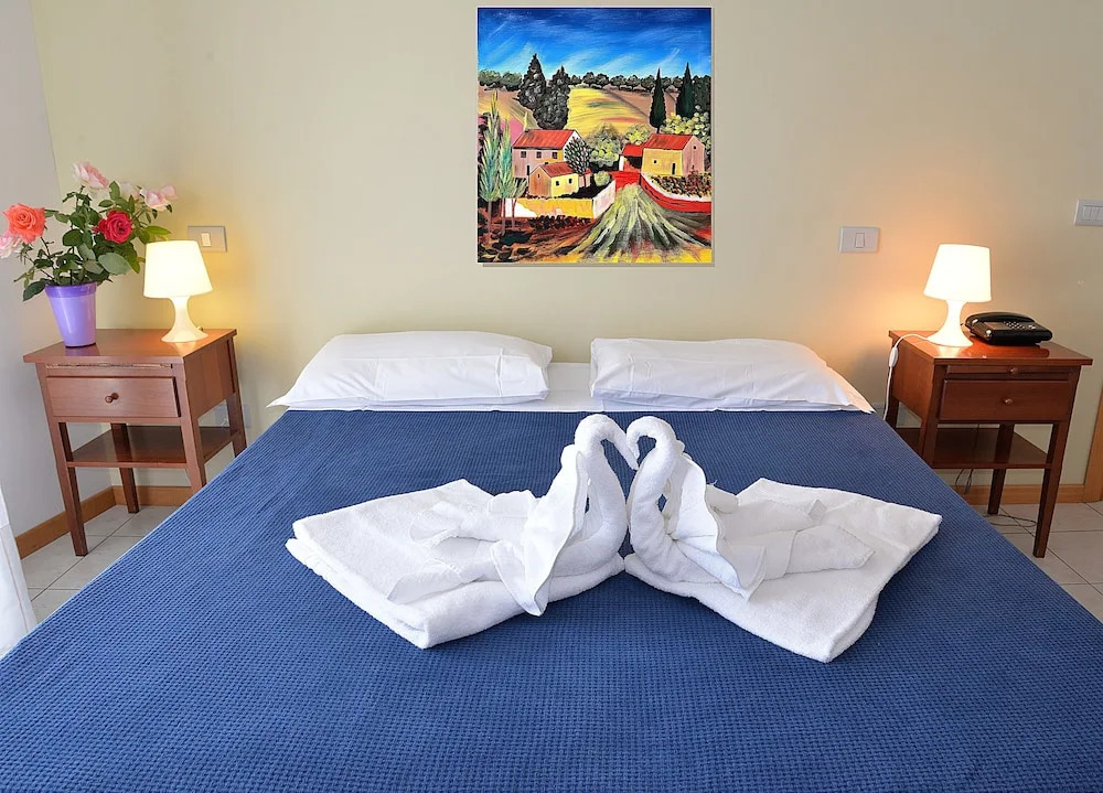 Room-two-room Apartment