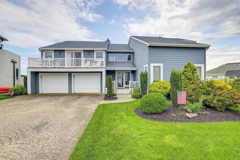 1 Block to Inlet Beach: Brigantine Family Home