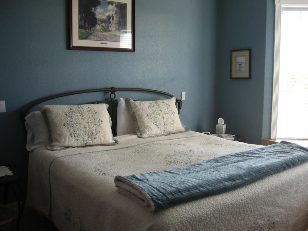 The Collins Inn and Seaside Cottages